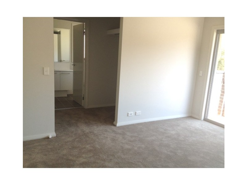 143 Robey Avenue, Middleton Grange NSW 2171