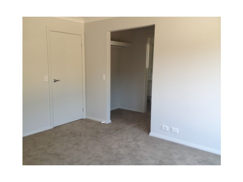 143 Robey Avenue, Middleton Grange NSW 2171