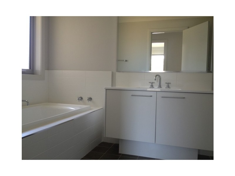 143 Robey Avenue, Middleton Grange NSW 2171