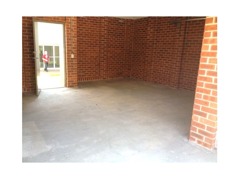 143 Robey Avenue, Middleton Grange NSW 2171