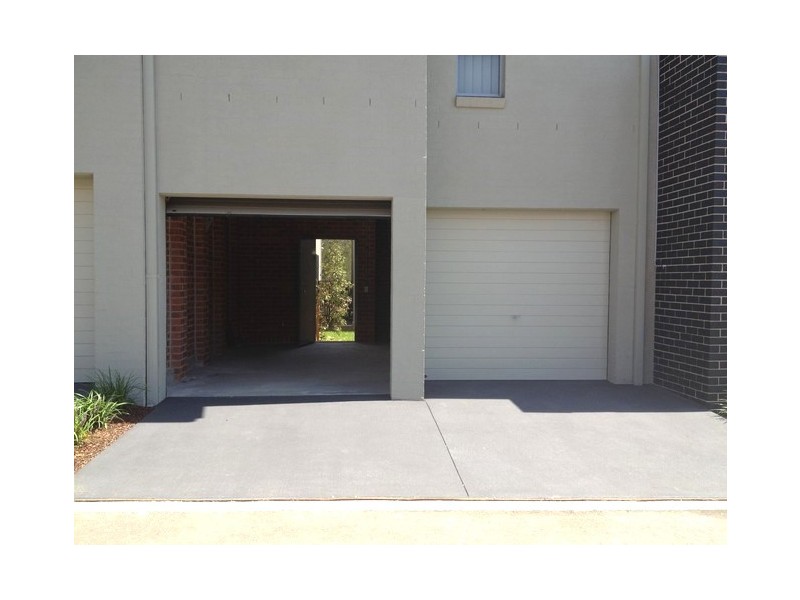 143 Robey Avenue, Middleton Grange NSW 2171