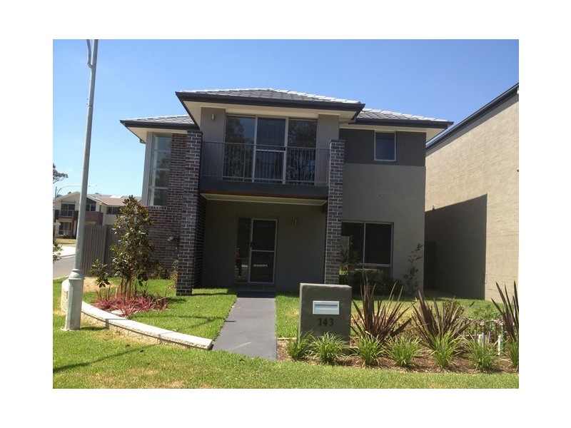 143 Robey Avenue, Middleton Grange NSW 2171