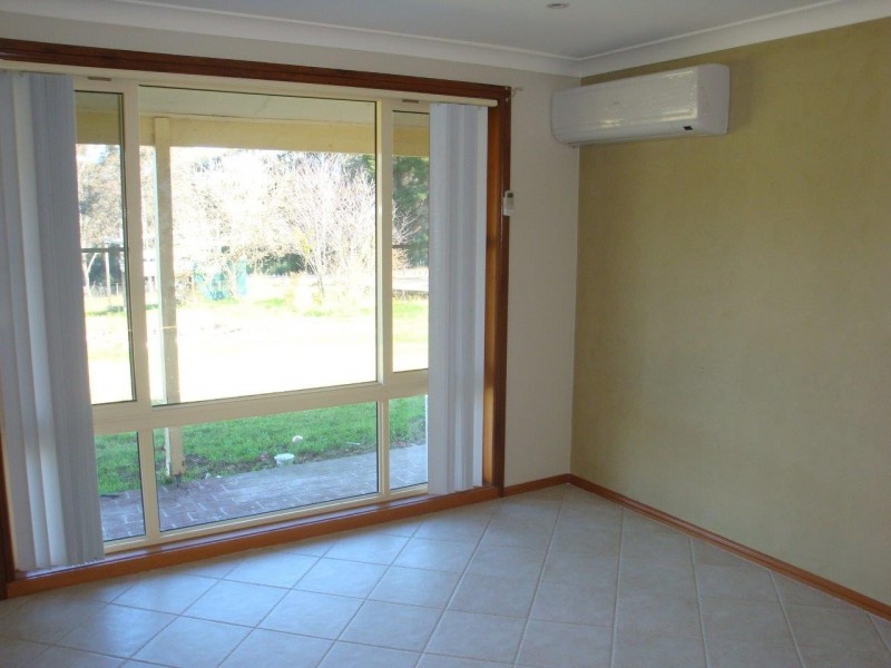 50 Wolstenholme Ave, Greendale NSW 2745