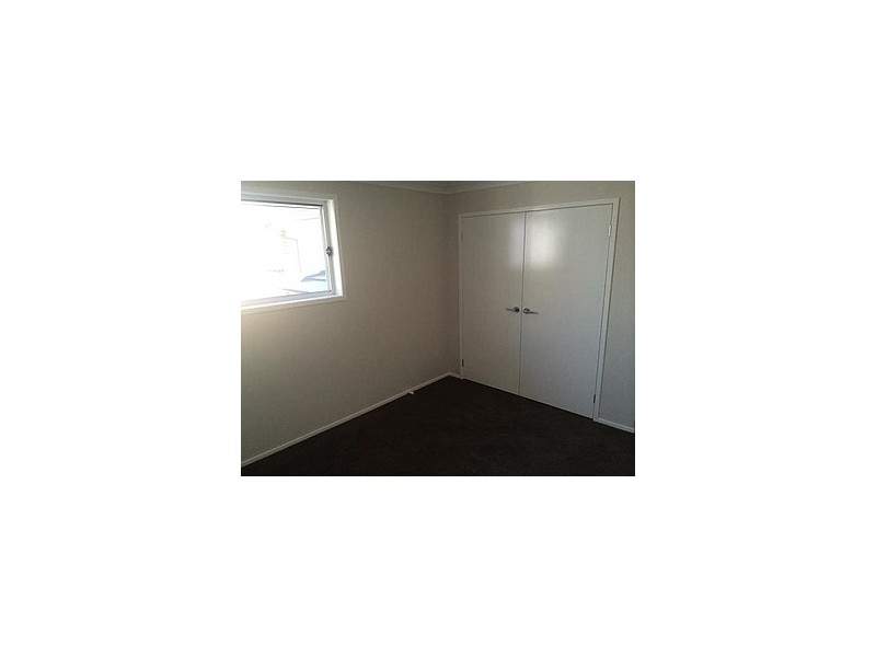 16 McMaster Avnue, Middleton Grange NSW 2171