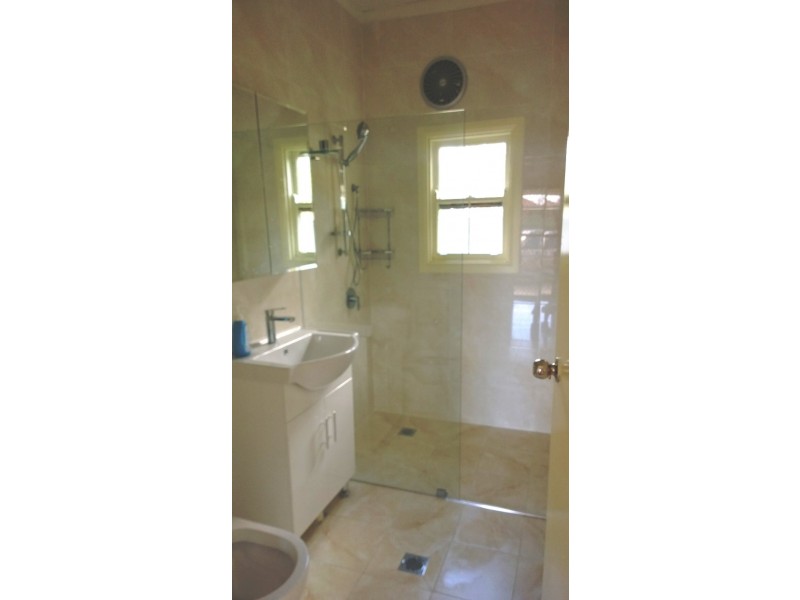 22 Trafalgar Street, Glenfield NSW 2167