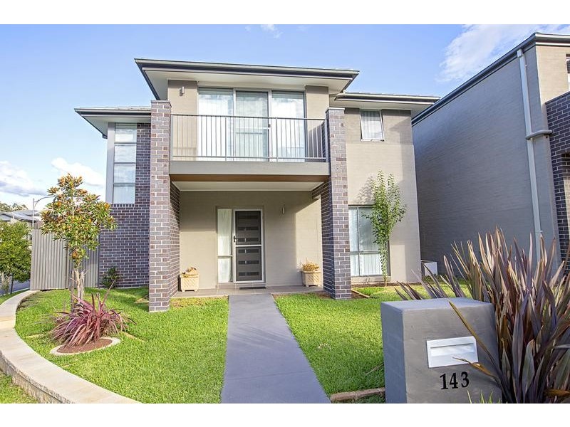 143 Robey Avenue, Middleton Grange NSW 2171