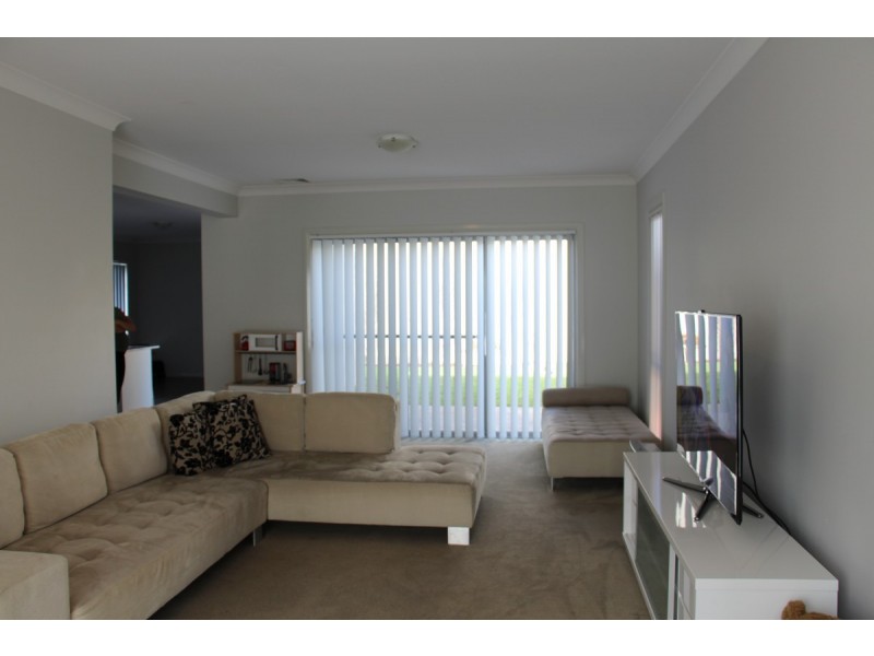 143 Robey Avenue, Middleton Grange NSW 2171