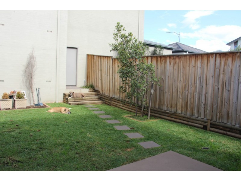 143 Robey Avenue, Middleton Grange NSW 2171