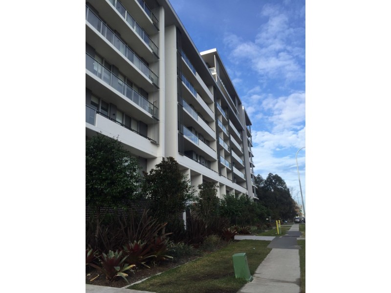 At 41 Hill Road, Wentworth Point NSW 2127