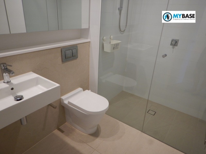 At 41 Hill Road, Wentworth Point NSW 2127