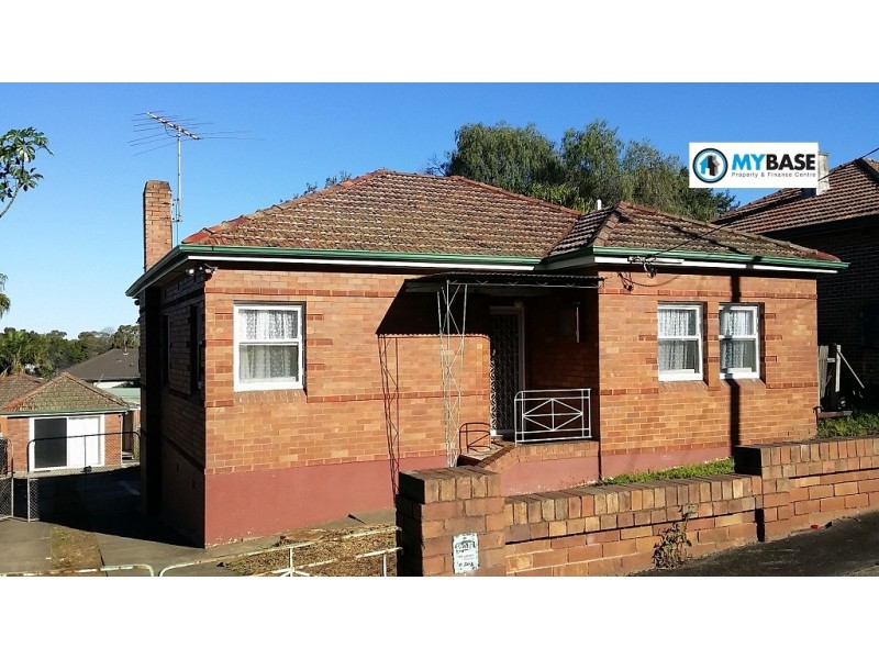 At 1/82 Railway Parade, Mortdale NSW 2223