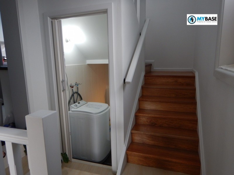 At Toomevara Street, Kogarah NSW 2217