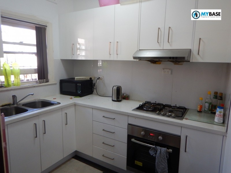 At King Georges Road, Beverly Hills NSW 2209