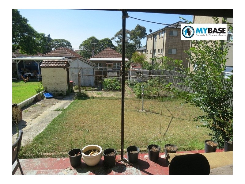 4 Dalcassia Street, Hurstville NSW 2220