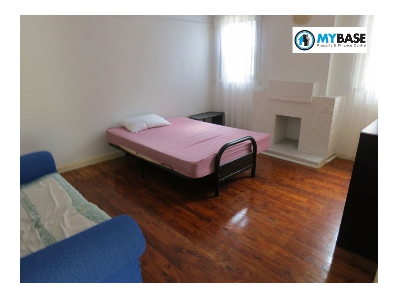 At King Georges Road, Penshurst NSW 2222