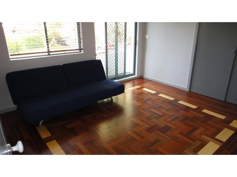 At Salisbury Street, Penshurst NSW 2222