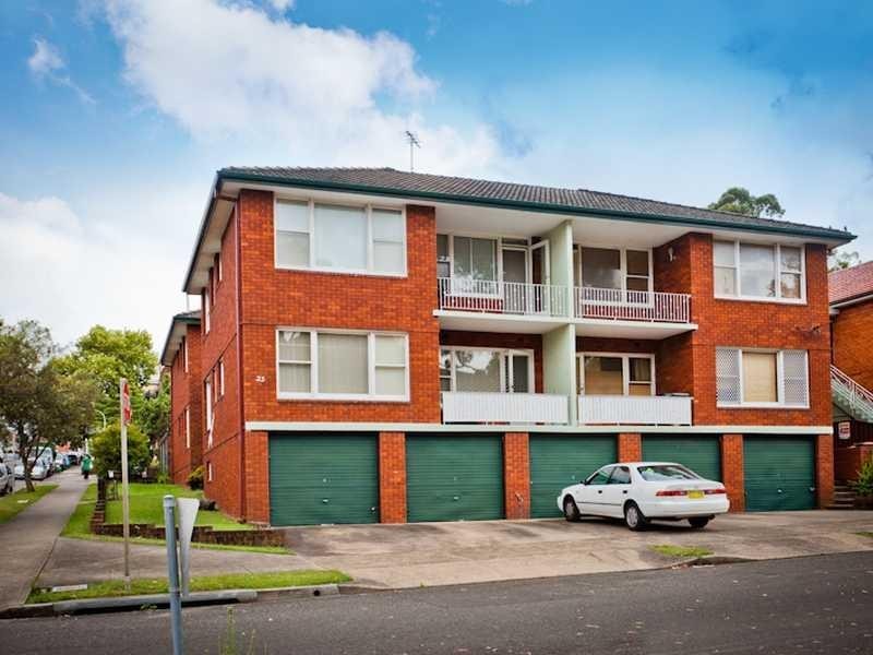 25 Hampton Court Road, Carlton NSW 2218