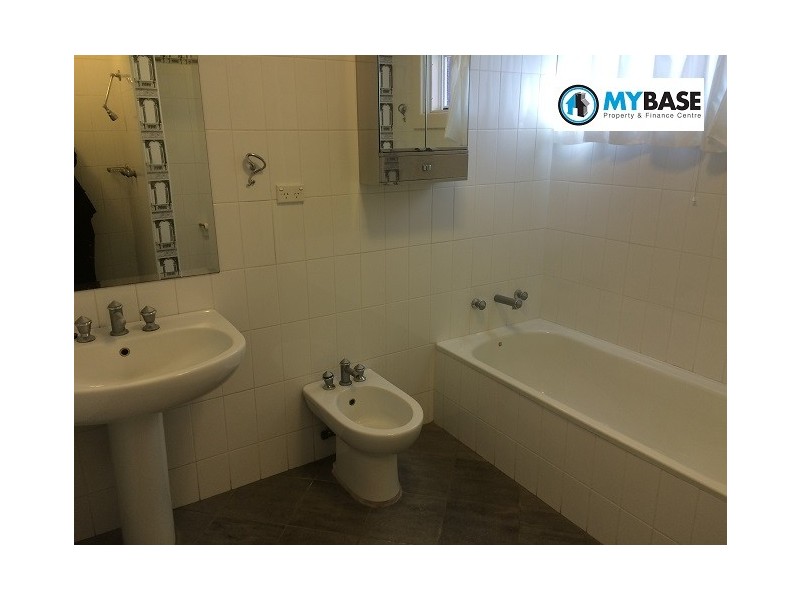 At Inala Avenue, Kyle Bay NSW 2221