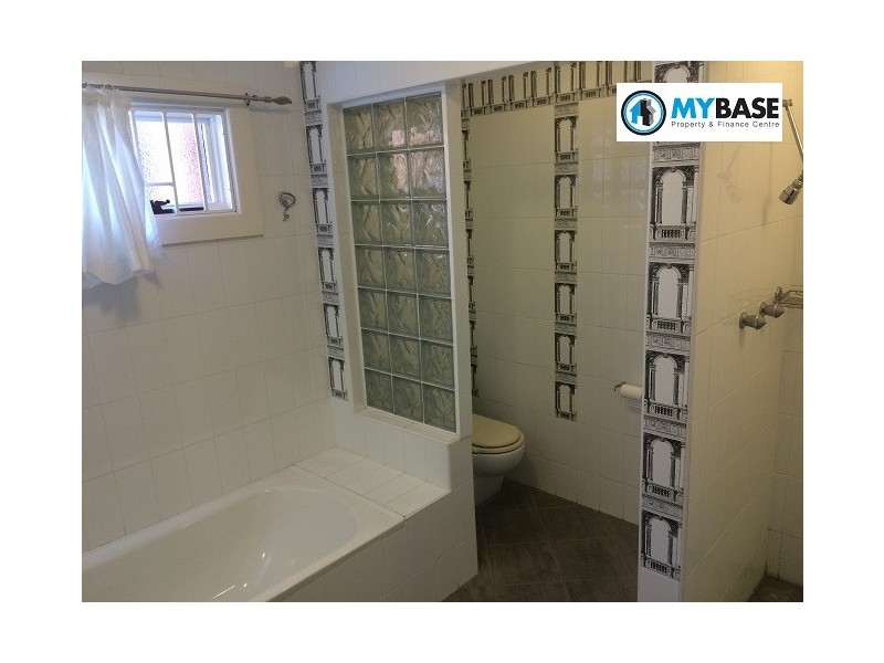 At Inala Avenue, Kyle Bay NSW 2221