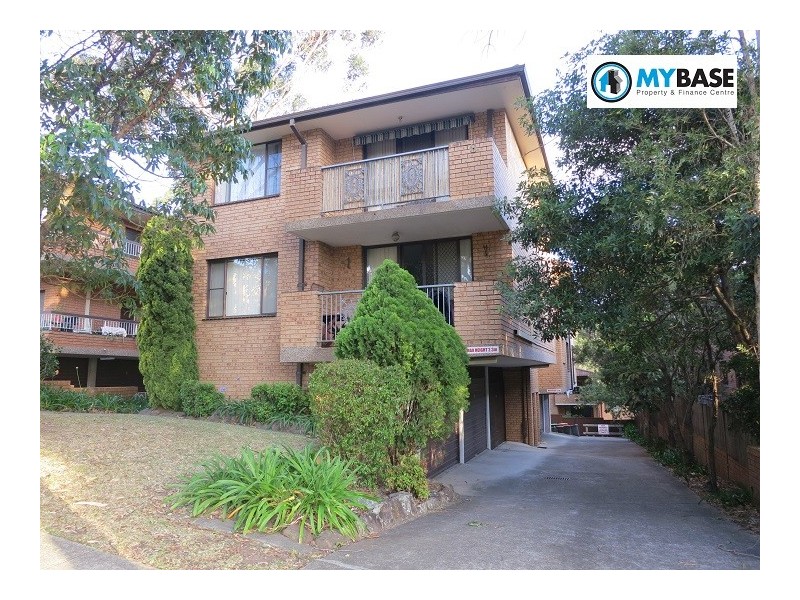 2/8 Hillcrest Avenue, Hurstville NSW 2220