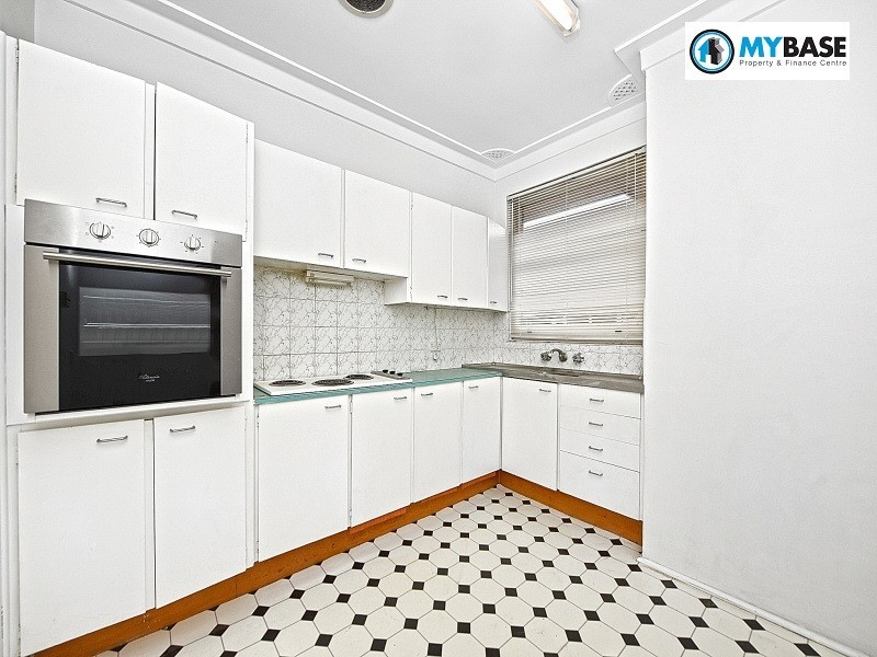 7/25 Hampton Court Road, Carlton NSW 2218