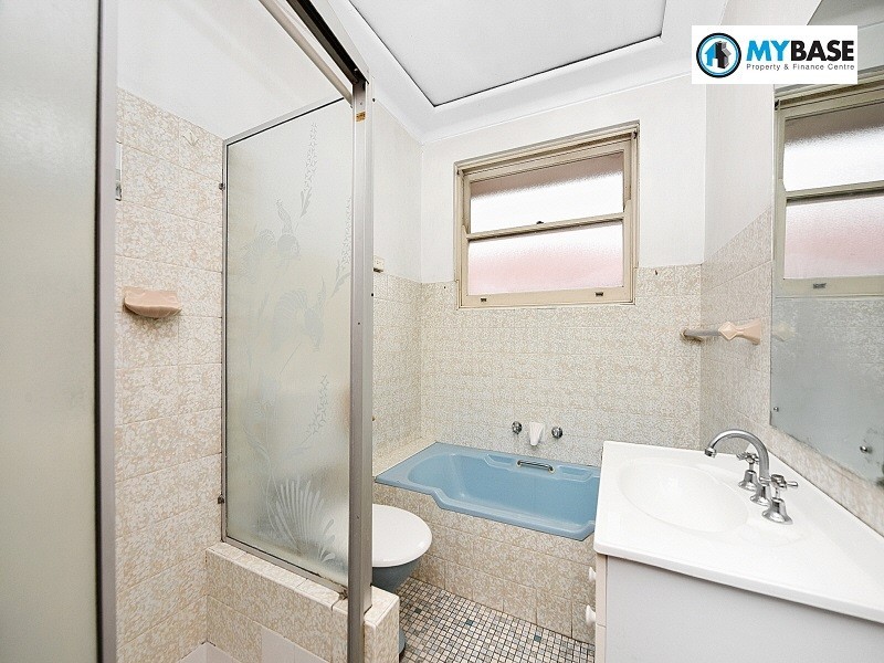 7/25 Hampton Court Road, Carlton NSW 2218