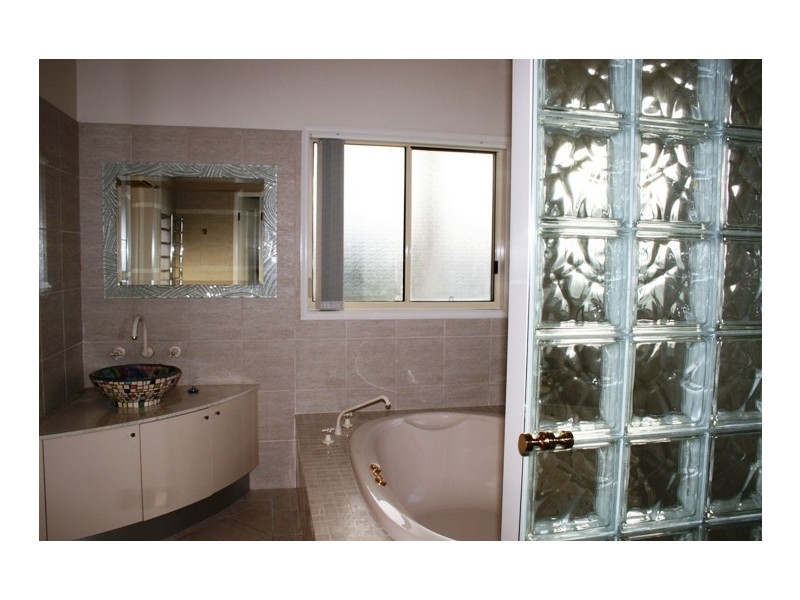 20 Beach Road, Woonona NSW 2517