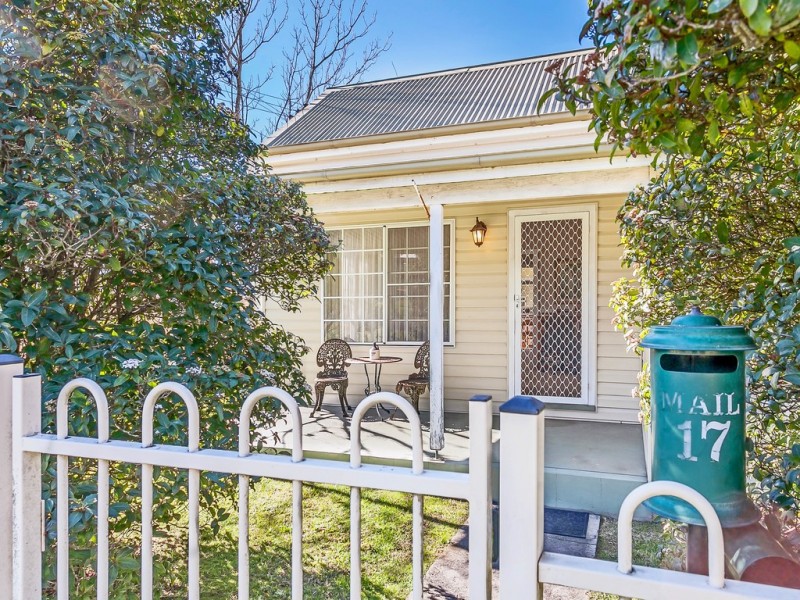 17 Hay Street, Helensburgh NSW 2508