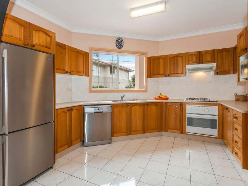 205a Oak Road, Kirrawee NSW 2232