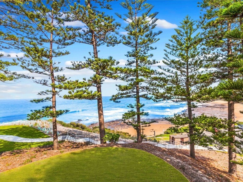 Cnr Headlands Ave and Yuruga St, Austinmer NSW 2515