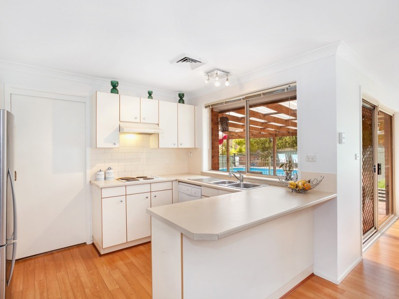 16 Chadwick Grove, Helensburgh NSW 2508