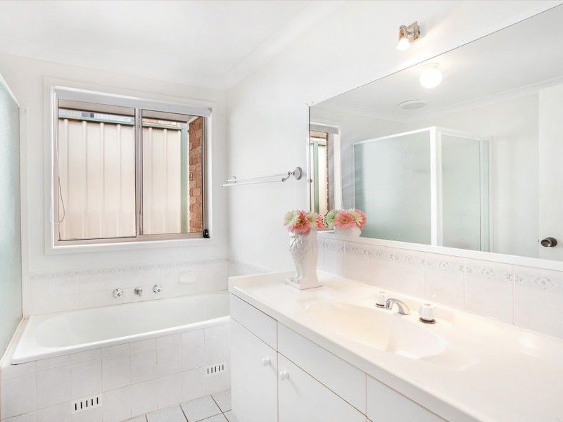 16 Chadwick Grove, Helensburgh NSW 2508