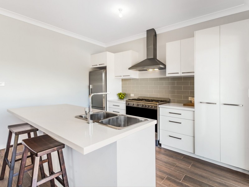 6 The Crescent, Helensburgh NSW 2508