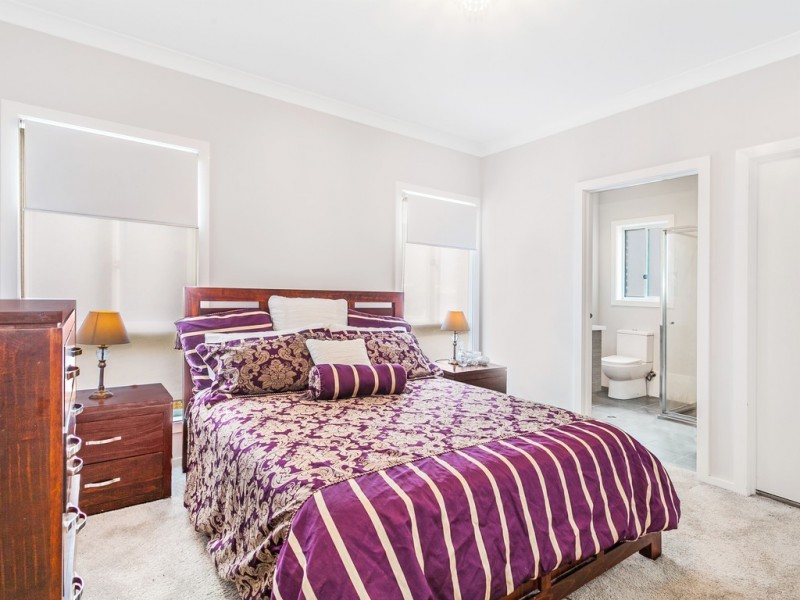 6 The Crescent, Helensburgh NSW 2508