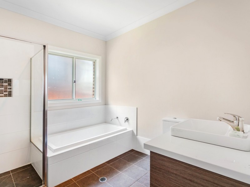 6 The Crescent, Helensburgh NSW 2508