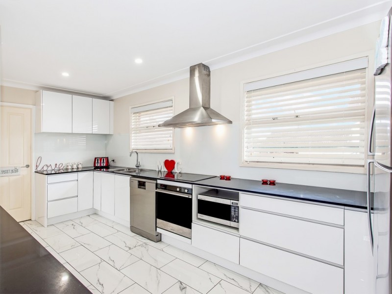 23 Tinakill Avenue, Engadine NSW 2233