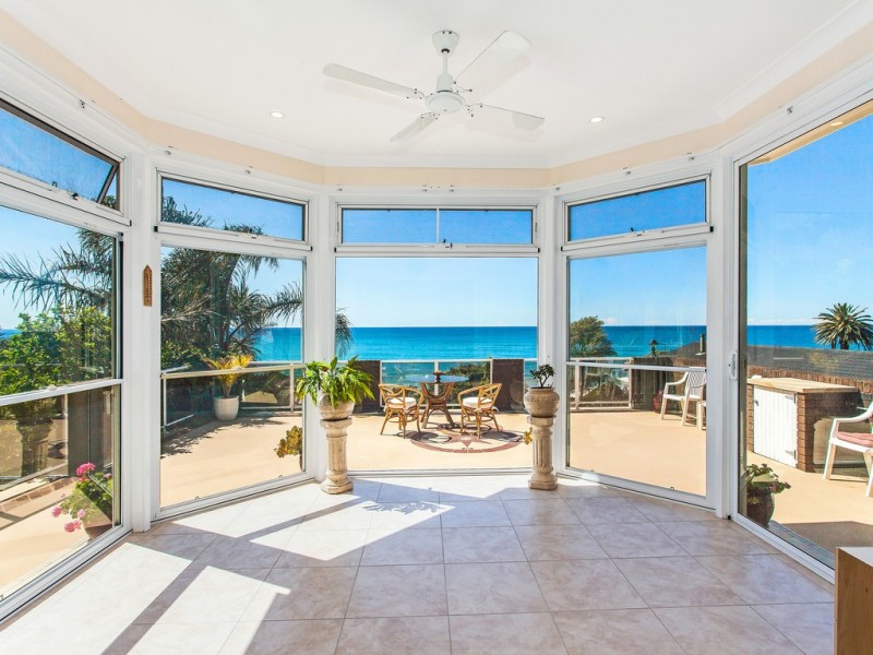 10 Reef Ave, Wombarra NSW 2515