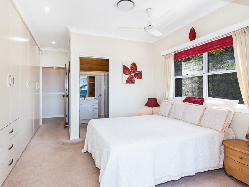 10 Reef Ave, Wombarra NSW 2515