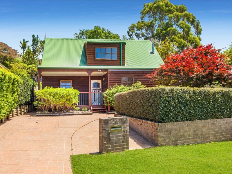 14 The Crescent, Helensburgh NSW 2508