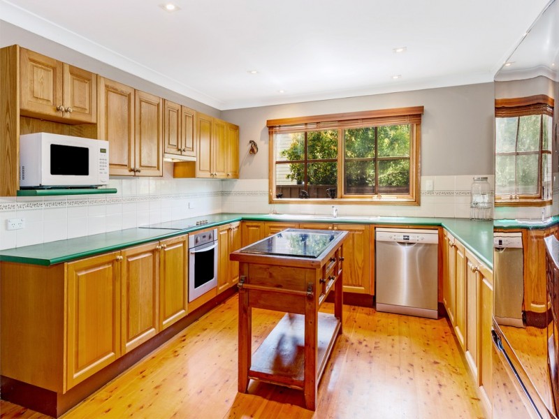 14 The Crescent, Helensburgh NSW 2508