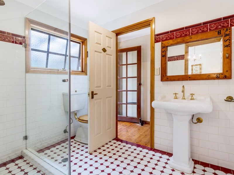 14 The Crescent, Helensburgh NSW 2508