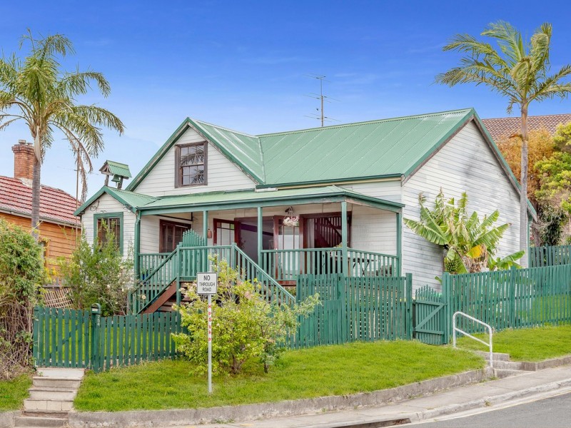 754 Lawrence Hargrave Drive, Coledale NSW 2515