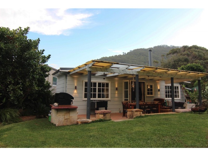 17 Lower Coast Road, Stanwell Park NSW 2508
