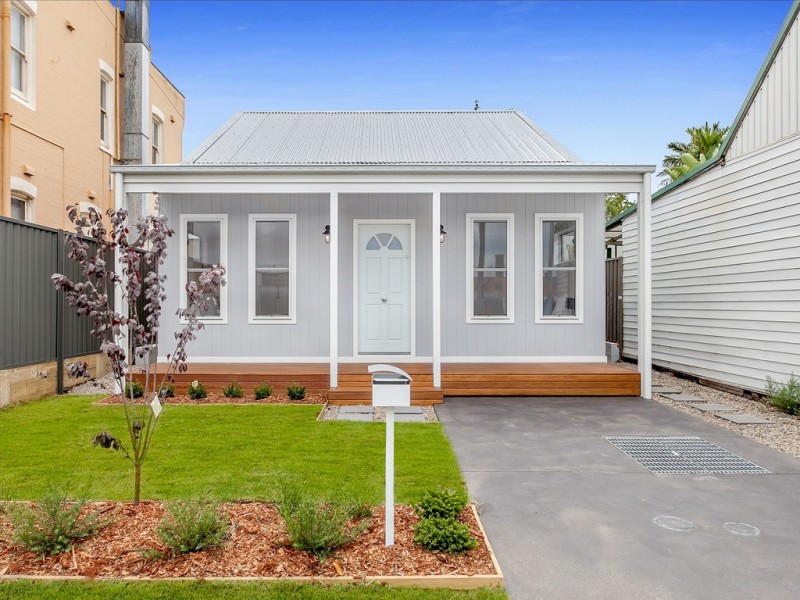 110 Parkes Street, Helensburgh NSW 2508