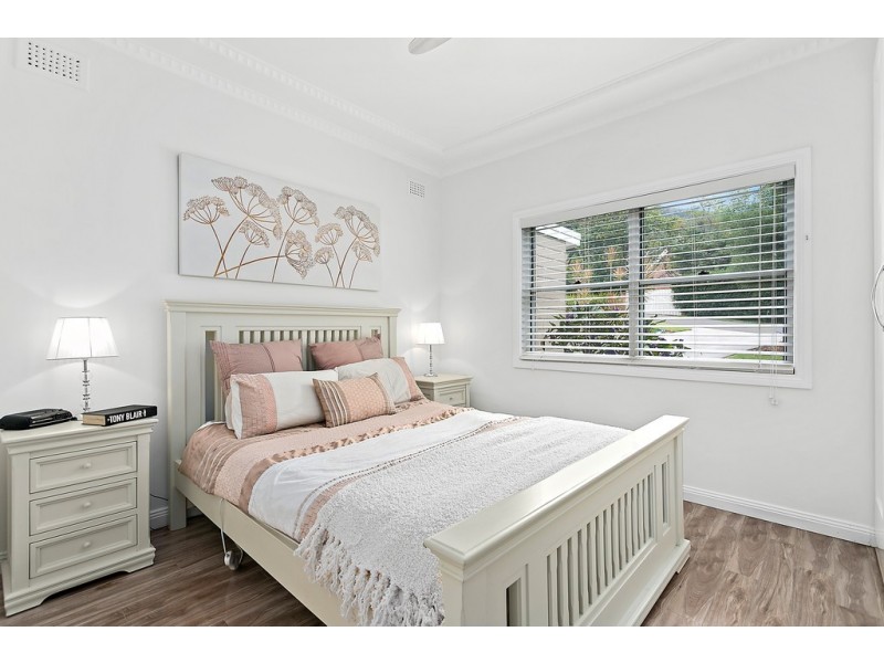 17 Fords Road, Thirroul NSW 2515