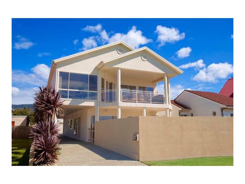 20 Beach Drive, Woonona NSW 2517