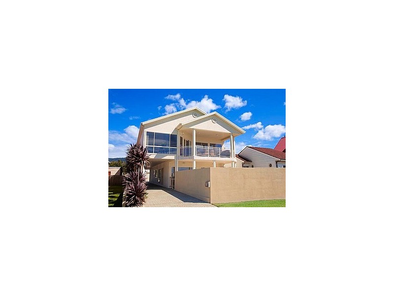 20 Beach Drive, Woonona NSW 2517