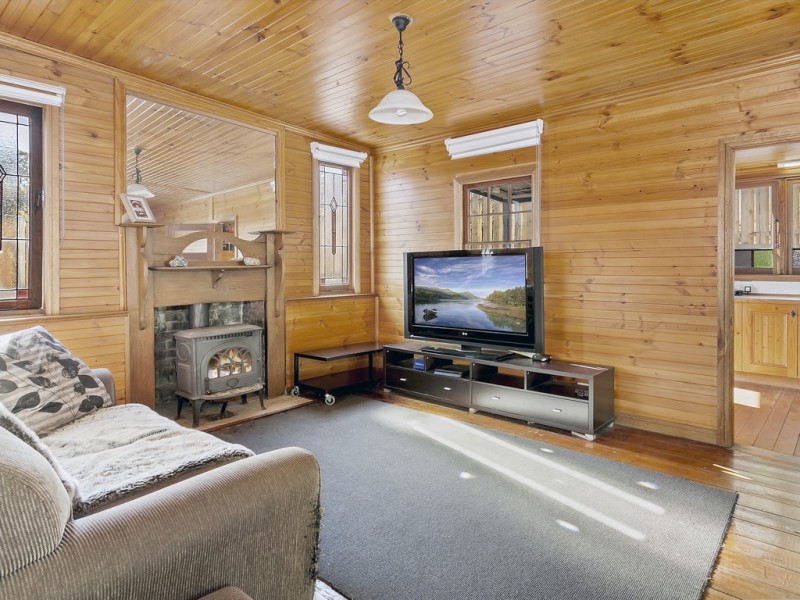 23 Parkes Street, Helensburgh NSW 2508