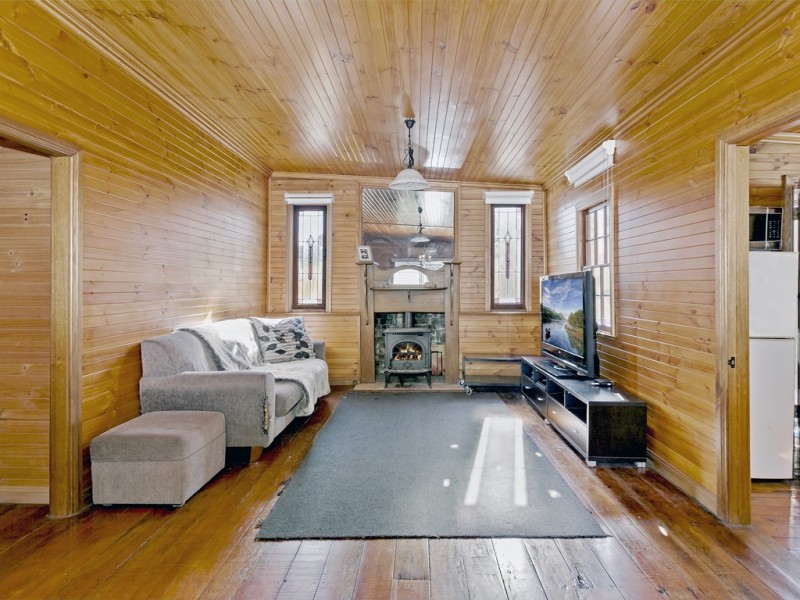 23 Parkes Street, Helensburgh NSW 2508