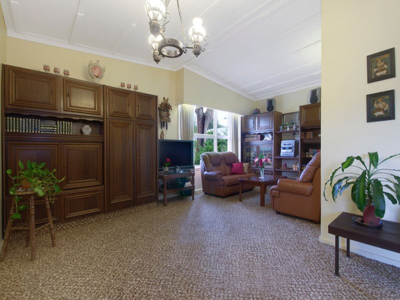 15 Foster Street, Helensburgh NSW 2508